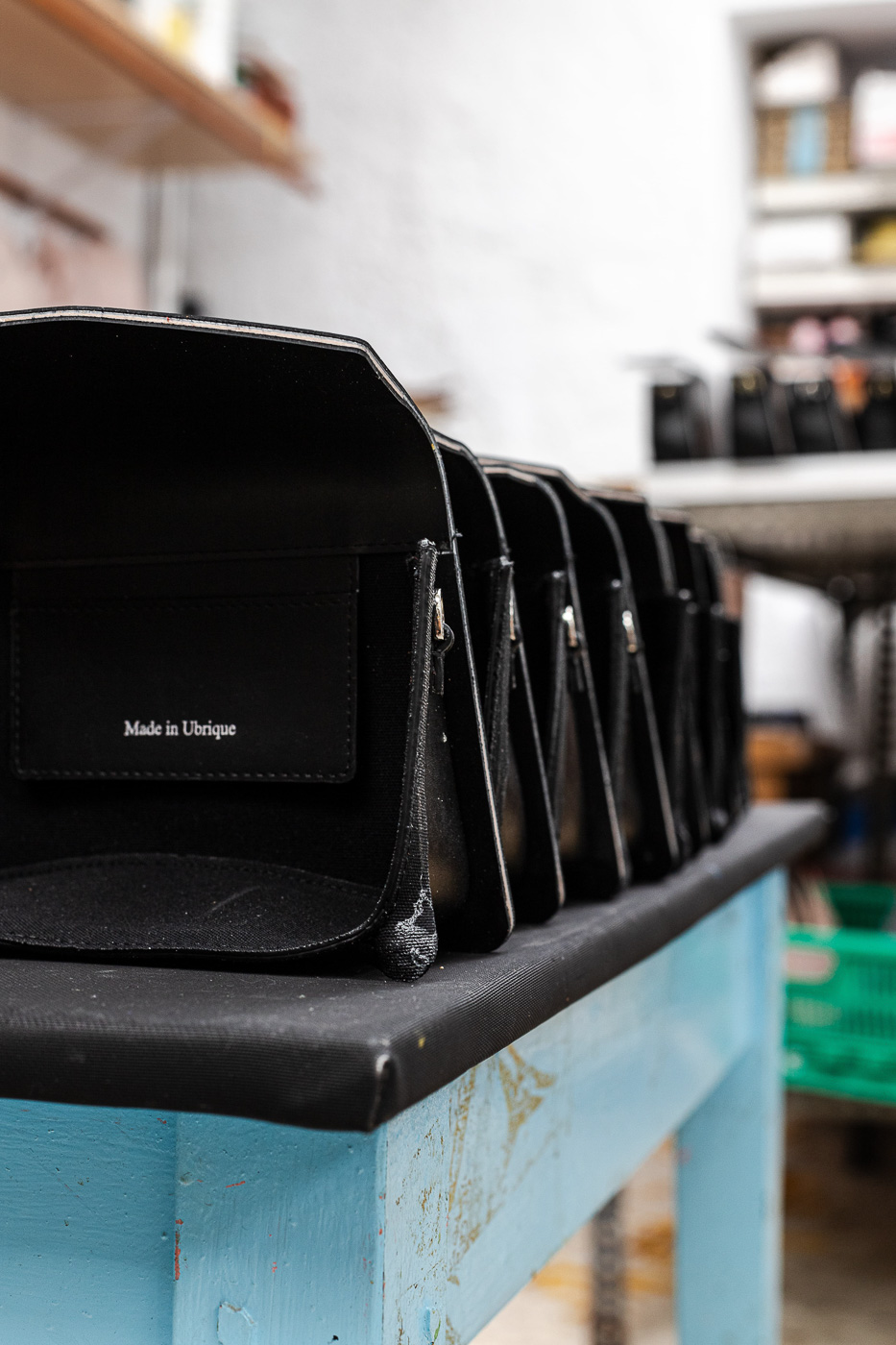 Fabricación de bolso de piel personalizado